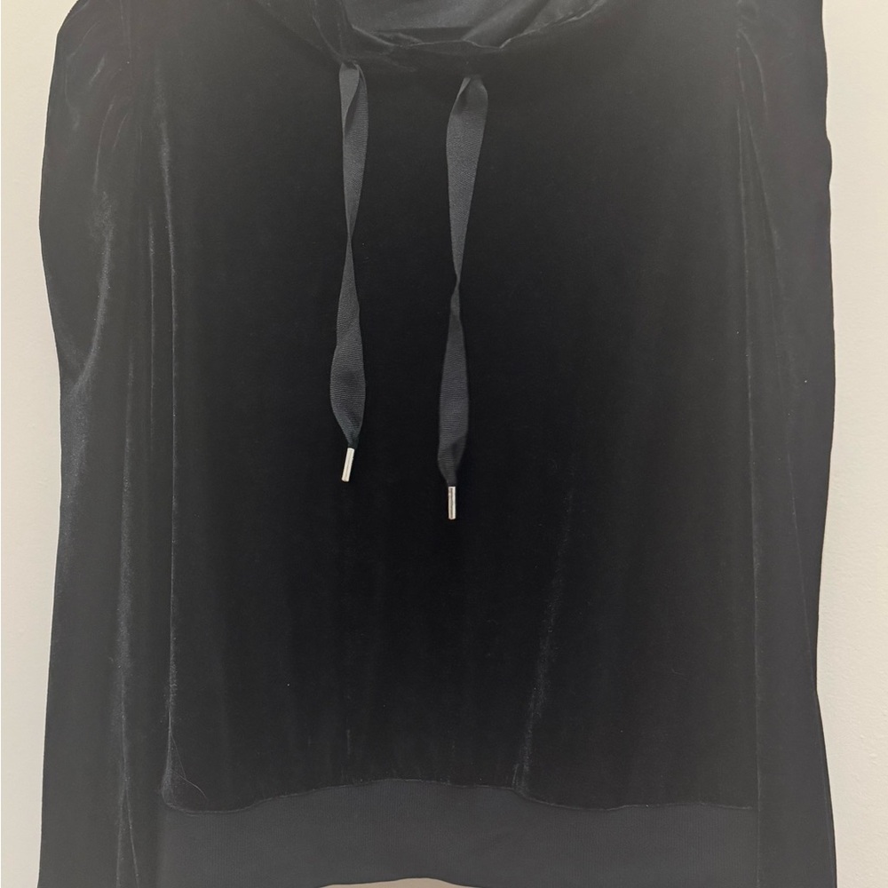✨ Generation Love New York Velvet Hoodie – Luxe Softness, Elevated Edge ✨ - Picture 3 of 6